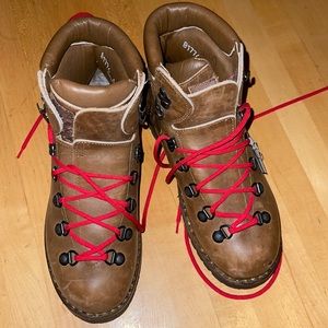 Italian leather hiking boots 7.5 NEW
